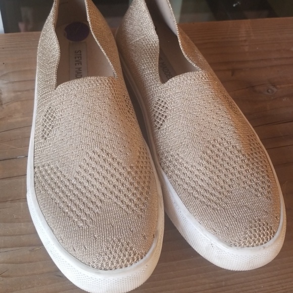 Steve Madden Shoes - STEVE MADDEN metallic gold Frankel loafers sz 8.5